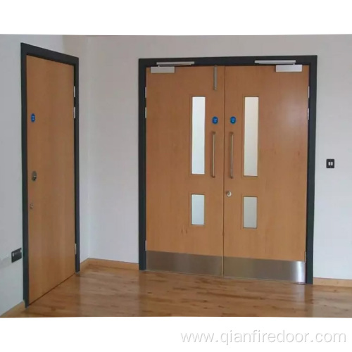 Puertas de interior de emergencia de madera de diseño certificado